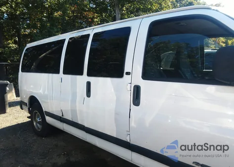 2002 Chevrolet Express z USA, uszkodzony, nr VIN 1GAHG39R921247623